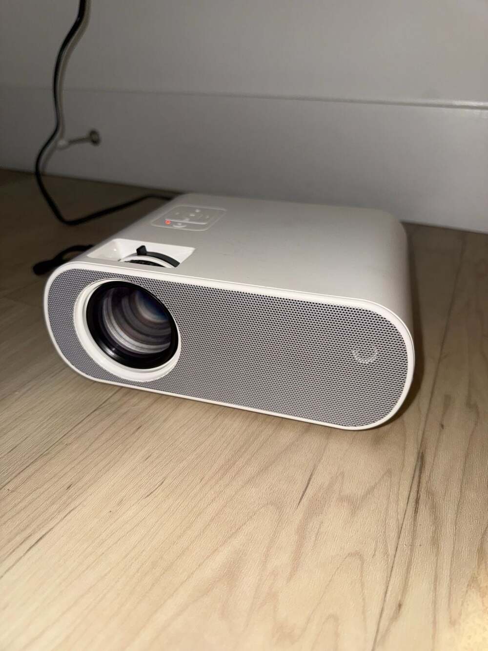 Shenzhen Qili C10 Portable LED Mini Projector 1080P Support - Picture 6 of 7